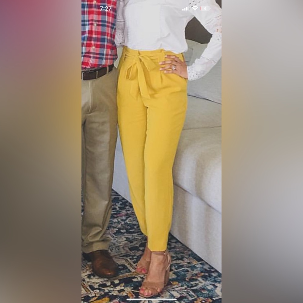 High wasted pleated ankle pant